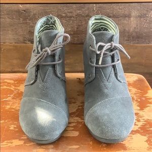 Toms size 9.5 wedges